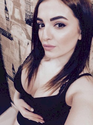 פלור נערת ליווי חמודה