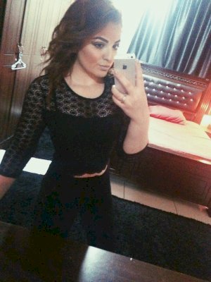 פלור נערת ליווי חמודה